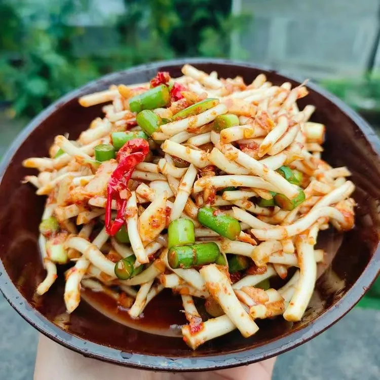 湖北宜昌长阳香辣折耳根鱼腥草凉拌节节根腌制下饭菜即食泡菜