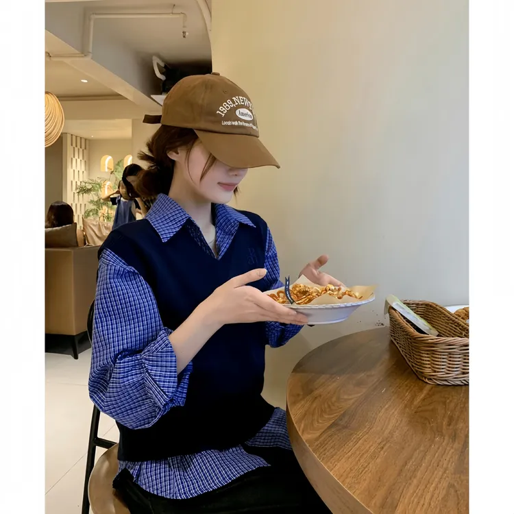 韩系春秋穿搭套装新款女装学院风叠穿针织马甲+格子衬衫两件套