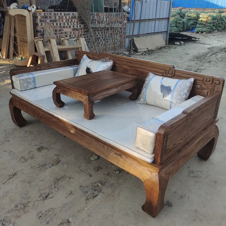 罗汉床。北方榆木中式复旧风。民谣风格。