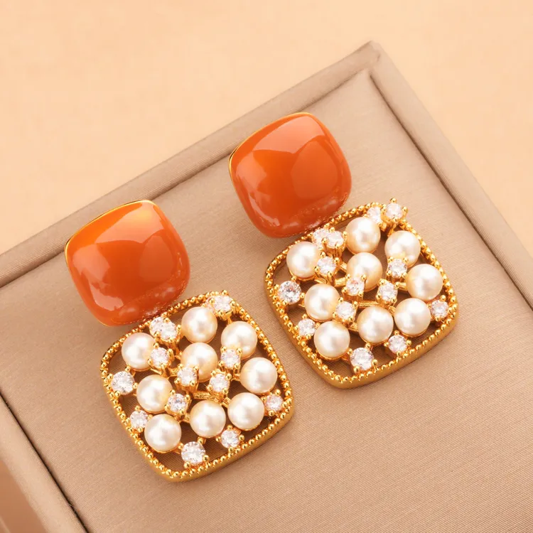 铜合金合成锆石耳饰 复古珍珠耳环轻奢高级感时尚精致滴釉耳钉女