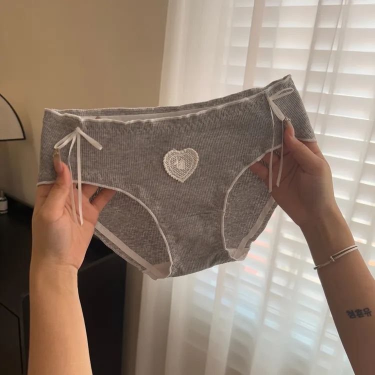 日系爱心内裤女士棉裆透气夏季薄款罗纹棉中腰舒适纯欲女生三角裤