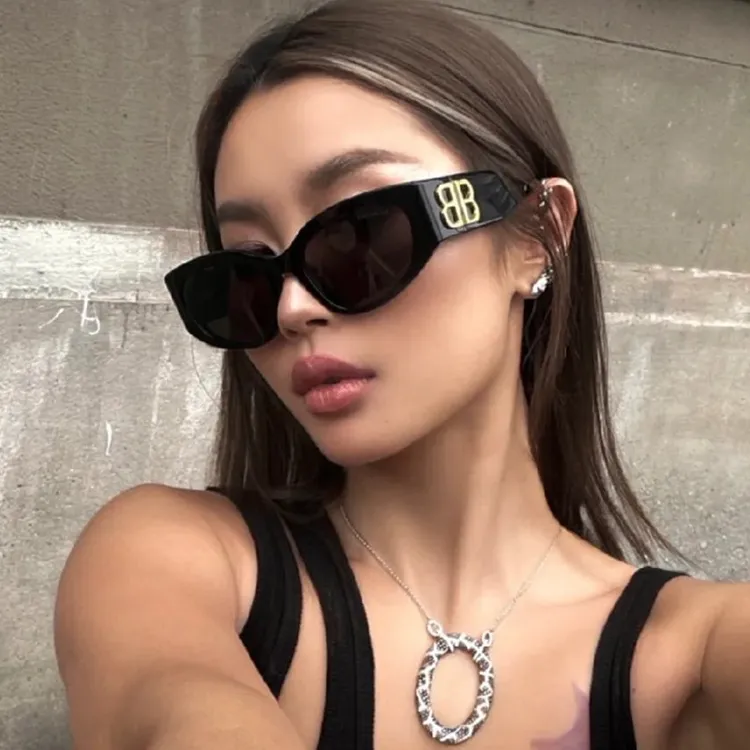 美式复古猫眼墨镜女款高级感显脸小防紫外线粗框太阳眼镜2025新款