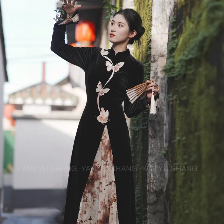 嫣雨裳【墨蝶翩裳】新中式蝶入夜色绣花重工丝绒旗袍