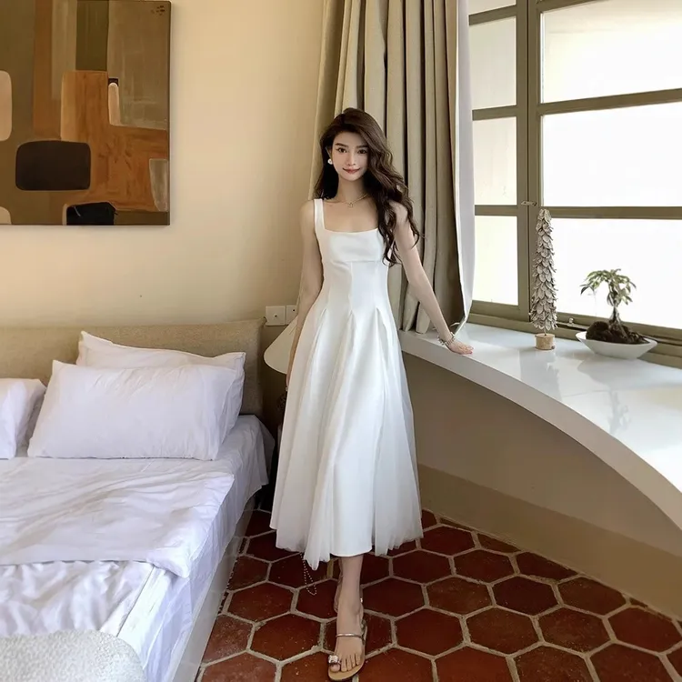 白色连衣裙2025夏季新款法式方领无袖吊带背心仙女网纱蓬蓬裙晚会