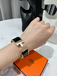 Hermes【国现】宽版黑金手镯配饰  Black Bracelet