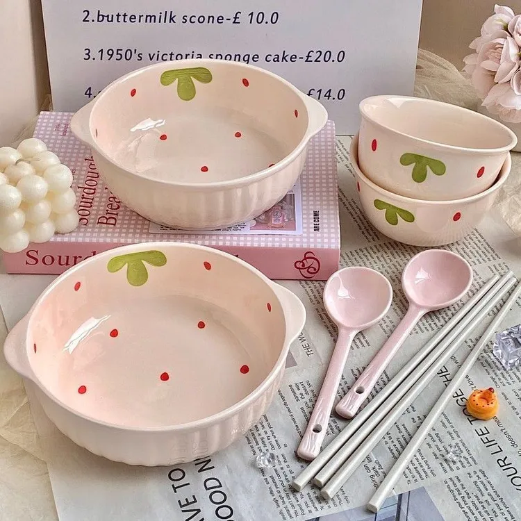 奶油草莓陶瓷双耳汤碗可爱饭碗ins风高颜值餐具少女家用釉下彩