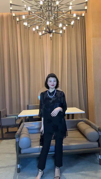 TANTAN  真丝100  气质剪花半透长款T恤1731