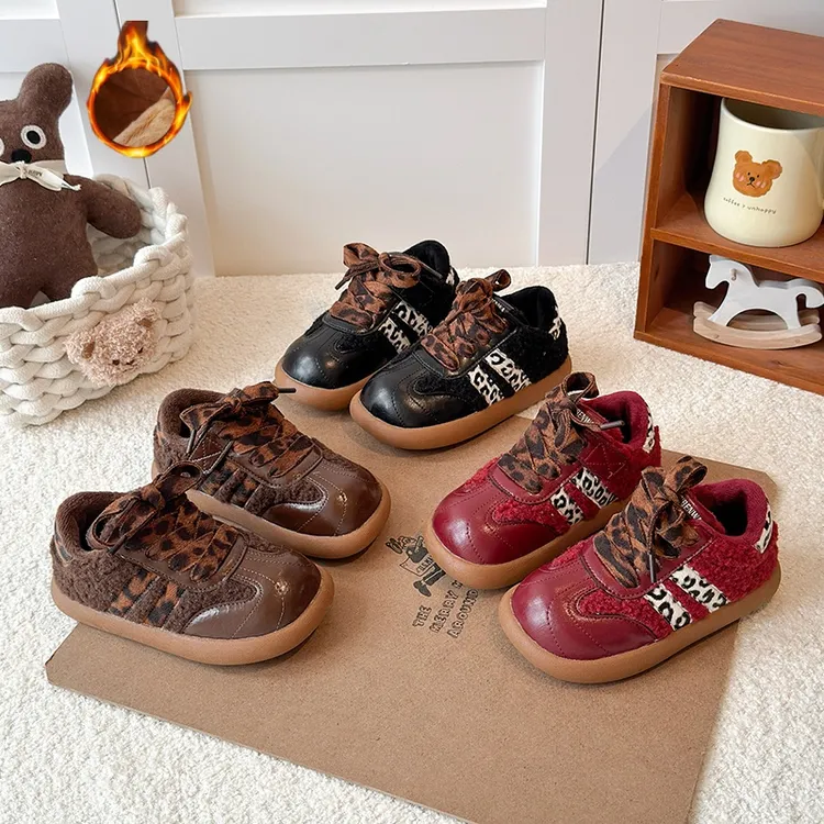 儿童运动鞋2025冬季新款女童复古加绒男童皮鞋中大童二棉保暖鞋