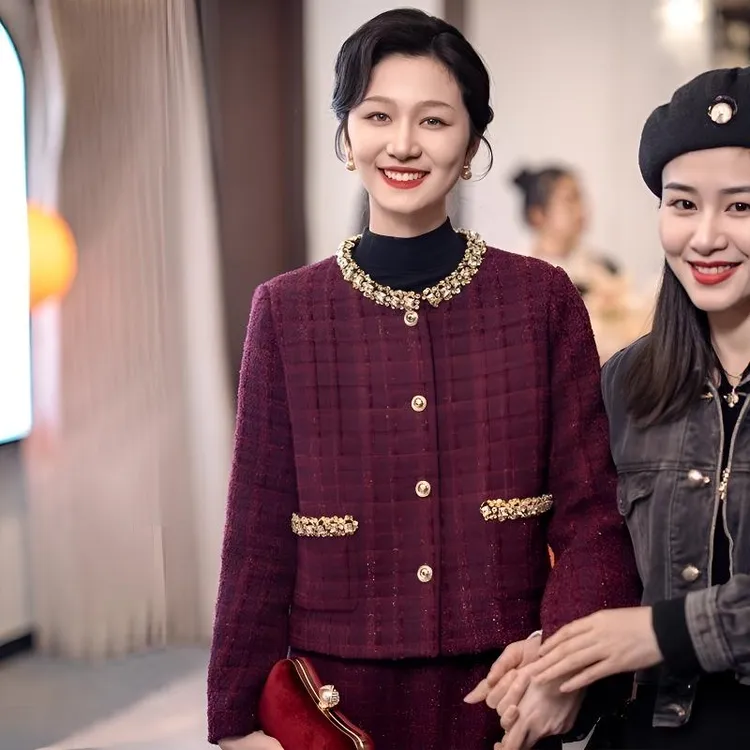 喜婆婆妈妈装小香风两件套女2025新款红色礼服婚宴装敬酒服套装裙