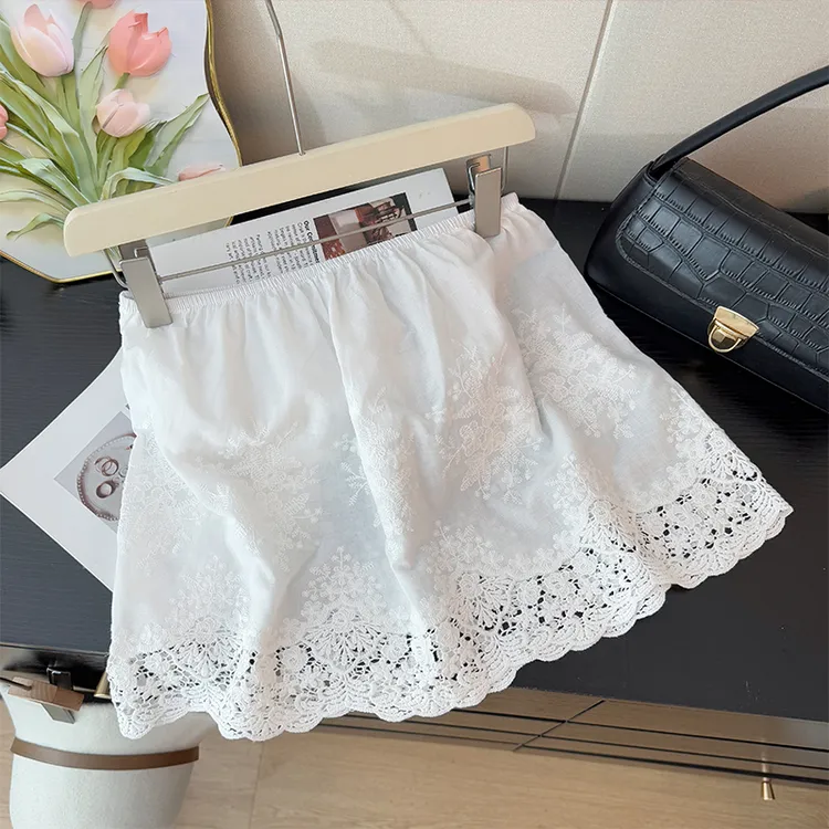法式刺绣镂空勾花蕾丝半身裙女春季2025高腰A字防走光屁帘短裙潮