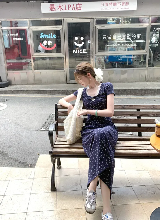 EIA一尧【春日梨泰院】韩版纯欲扭结碎花连衣裙气质设计收腰显瘦裙