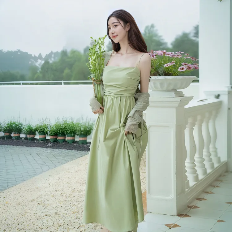 SM潮流2025秋季新款吊带收腰显瘦大摆度假连衣裙防晒开衫女两件套