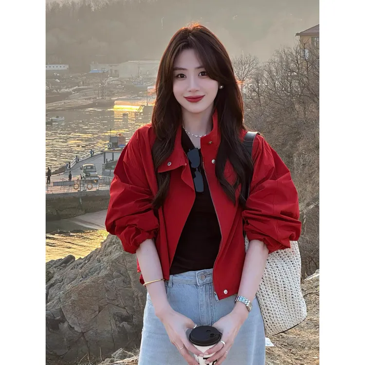 2025早秋新款小个子短款棒球服巨好看的立领红色冲锋衣外套女春秋
