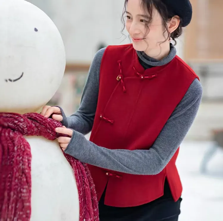 新中式国风红色复古毛呢马甲2025秋冬新款女新年战袍穿搭