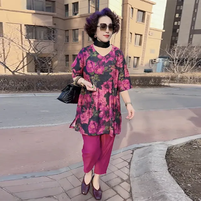 洋气中老年妈妈印花两件套夏季新款宽松大码中长款大版衫裤子套装