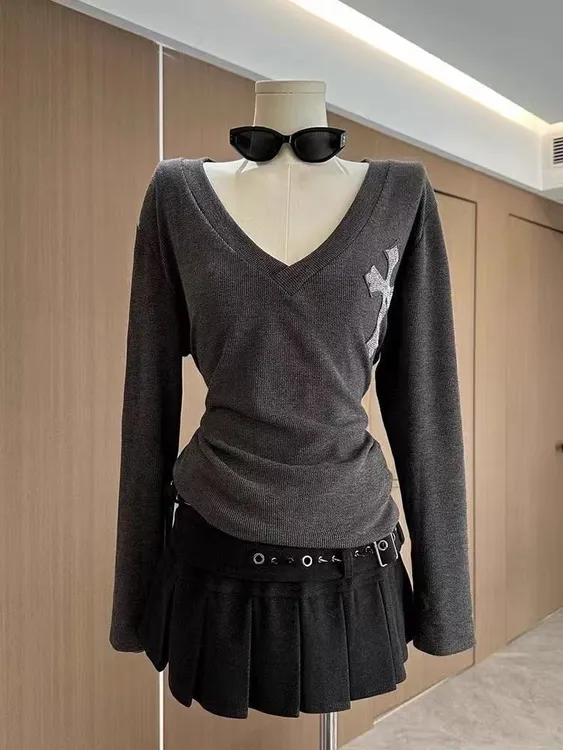 辣妹风V领长袖打底衫女春秋季新款修身显瘦内搭气质秋衣卫衣上衣