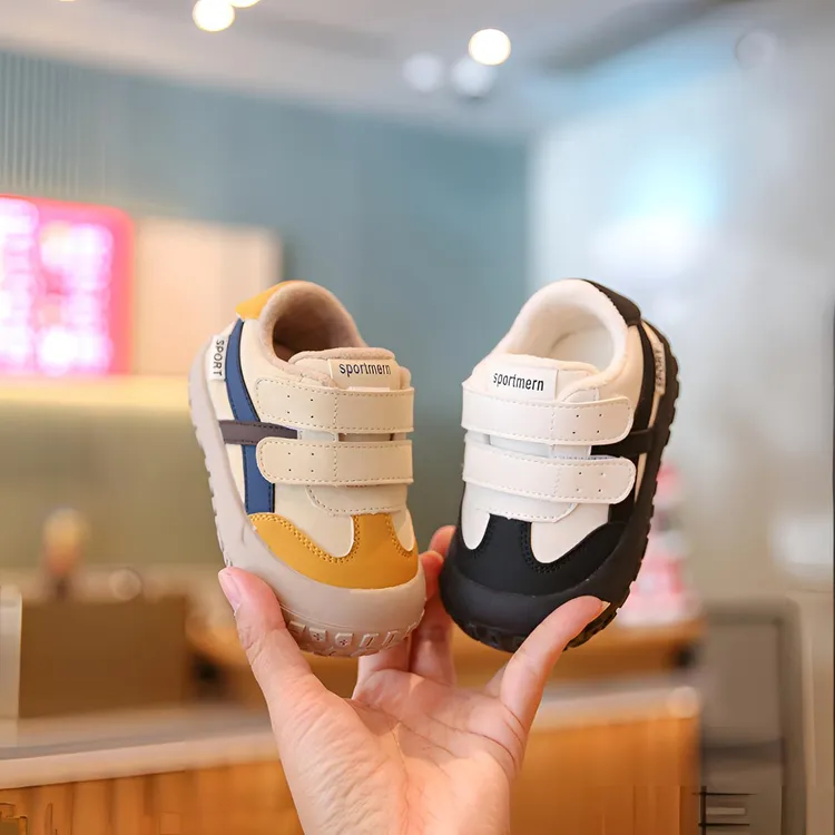 男宝宝学步鞋软底儿童冬季男童休闲小童时尚运动鞋女宝叫加绒板鞋