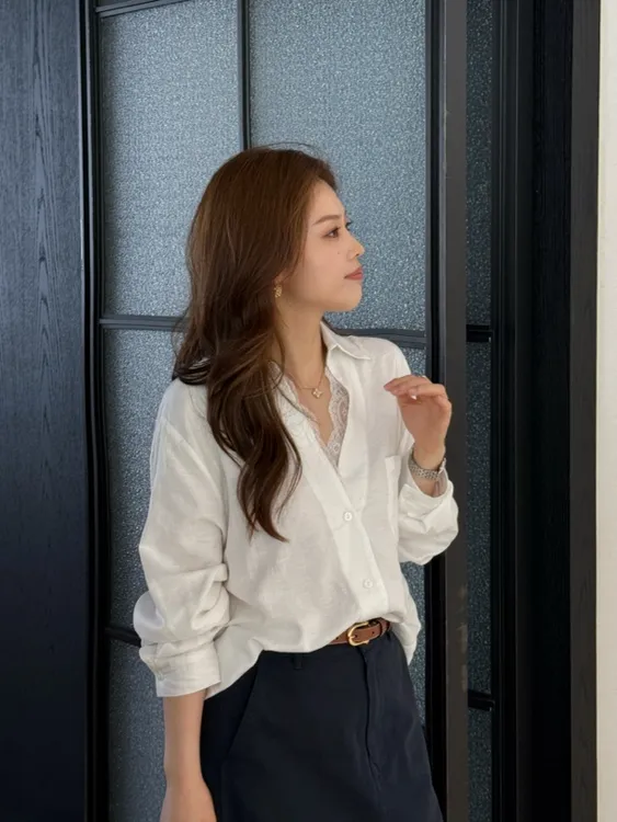 【白月光】MEGANLE 高级感V领蕾丝拼接宽松长袖衬衣2025084