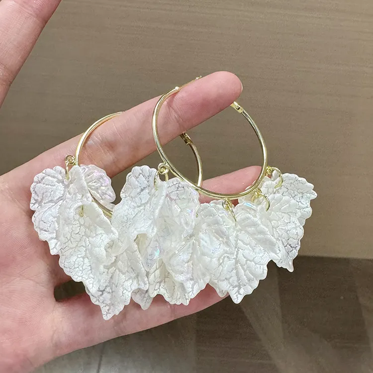 铜合金亚克力耳饰 夸张日韩白色耳环法式时髦耳圈复古港风耳饰女