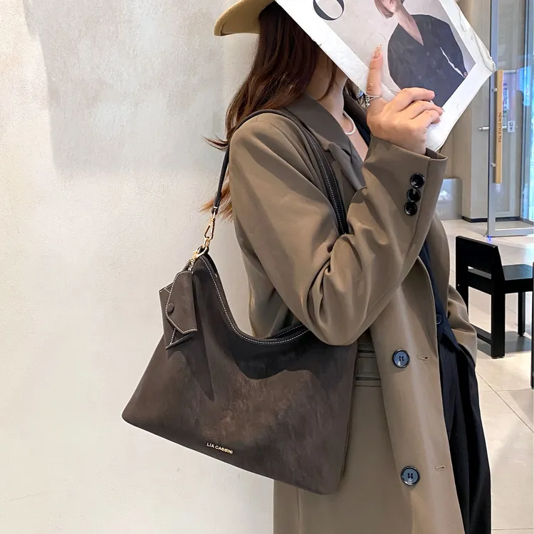 LIA CASSINI利亚卡西尼大容量单肩包女士通勤百搭复古流浪包 6025