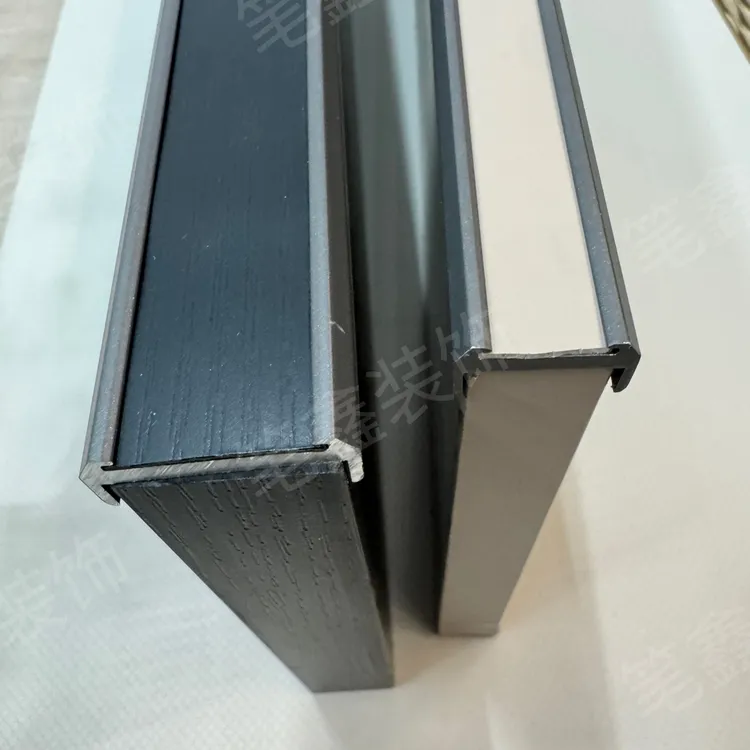 铝合金层板抗弯条，适用18、25厘板材，3毫米壁厚，插同色封边条