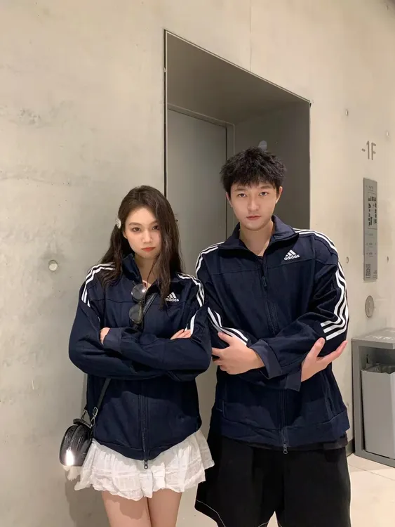 阿迪精选立领工装风刺绣情侣常规拉链外套休闲lulu风