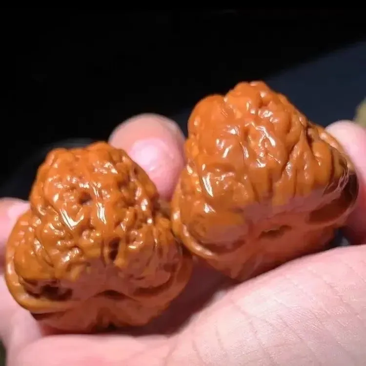 延庆老树蛤蟆头骨质硬蟾型开背有腿有眼水晶皮上色牛筋红核桃王