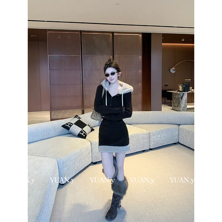 媛媛【板栗可可】辣妹棕色毛绒连帽长袖时尚套装(上衣+裙子）#TZ0831