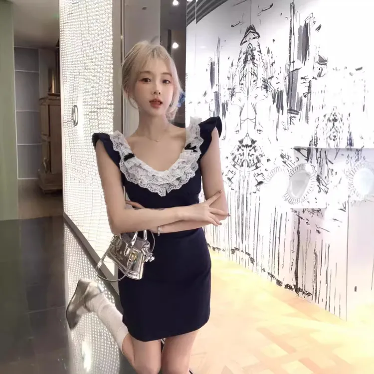 蕾丝拼接辣妹小飞袖连衣裙女夏季修身v领短裙甜辣收腰显瘦a字裙子