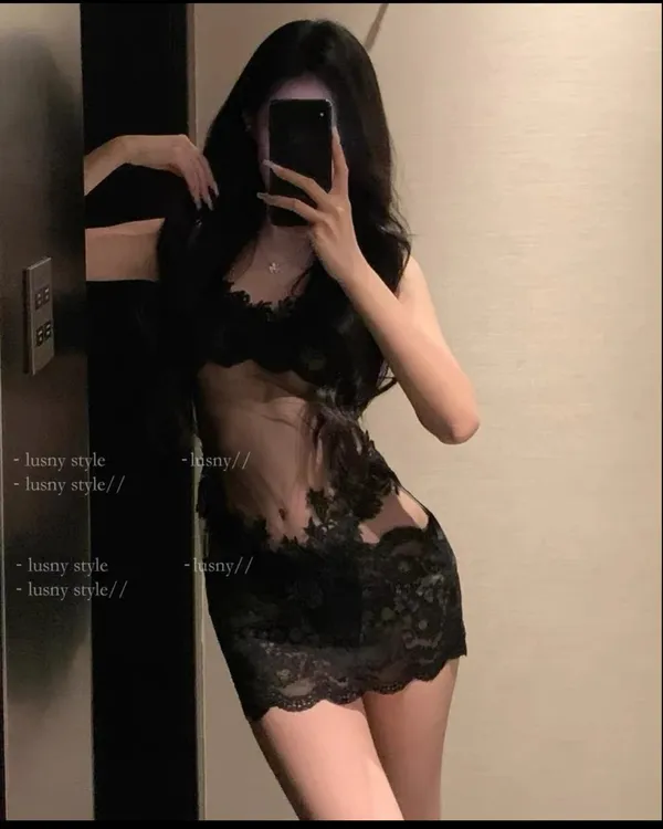 四季通用性感居家吊带显瘦蕾丝睡裙