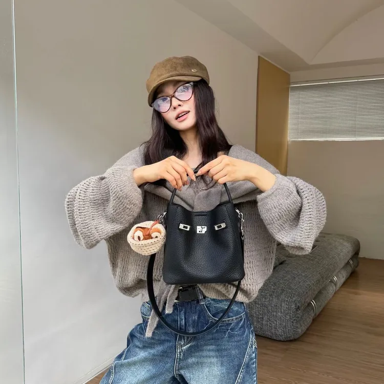 纯皮水桶包手提单肩斜挎包复古通勤高级感小众百搭轻奢88086