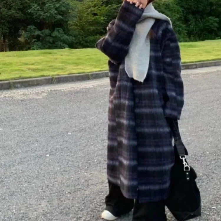 春秋季韩版过膝复古长款年女士宽松气质格纹呢子大衣外套潮