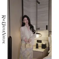 KUN【柔软印象】樯推时髦 高弹蕾丝配针织提花交叉荡领吸睛显瘦上衣