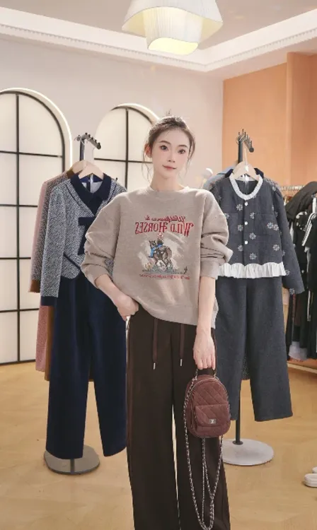 F3062圆领卡通印花卫衣春秋季2025新款爆款时尚洋气慵懒风上衣