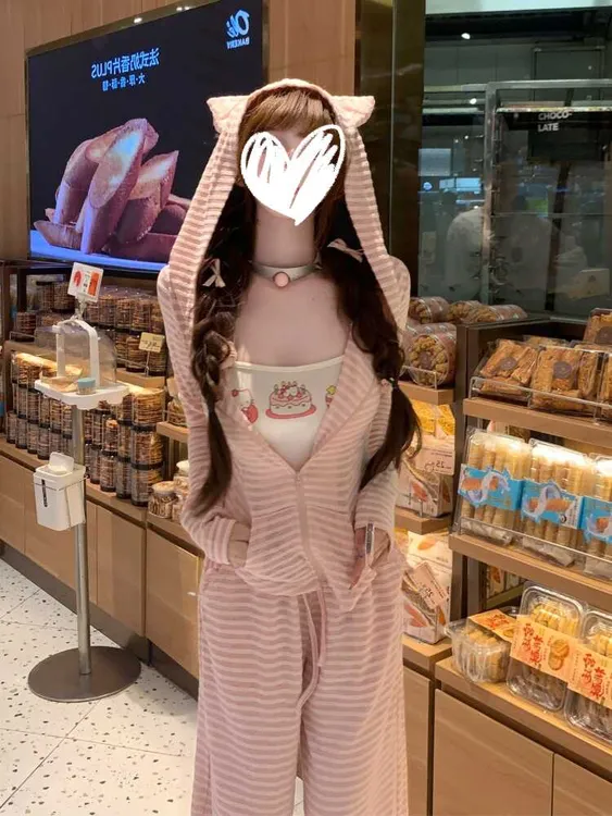 慵懒猫咪条纹连帽上衣背心阔腿长裤三件套甜辣时尚休闲套装女早秋