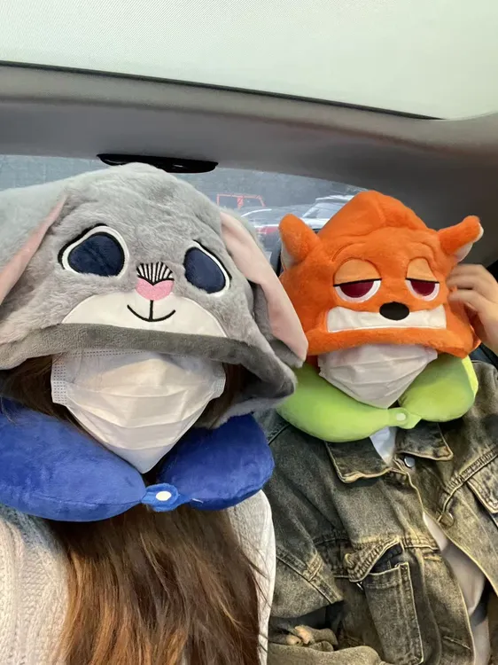 【爱宝】可爱尼克朱迪圈形枕情侣卡通创意颈枕连帽护午睡枕U形枕