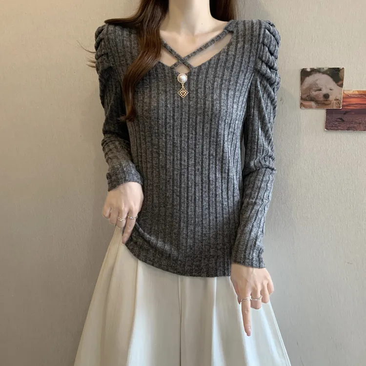 大码女装高级感V领坑条磨毛针织衫秋冬胖mm洋气百搭超好看毛衣女
