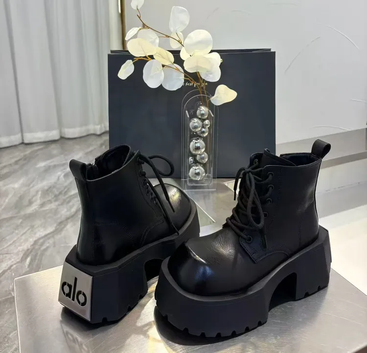 唐小肉常规系带厚底马丁靴百搭女靴欧若智性风百搭短靴790-1秋冬