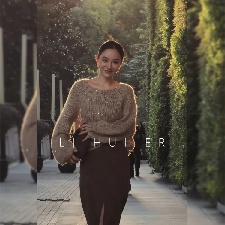Li Hui Er 李慧儿【香槟派对】冬款保暖舒适卡其色针织衫YCMC-5050