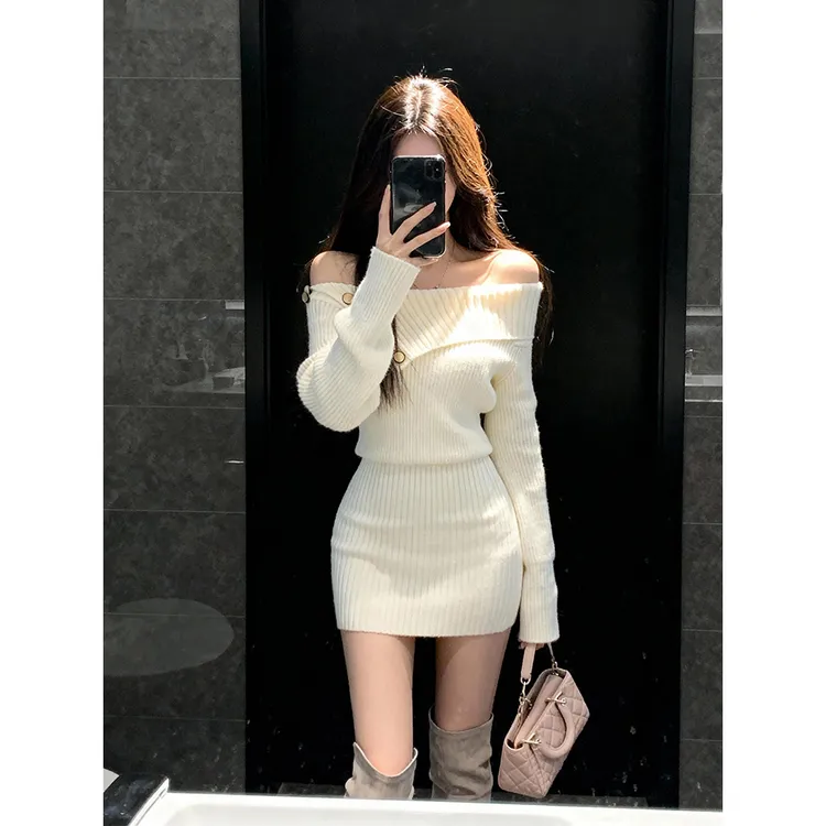 2025秋冬穿搭针织a字打底包臀小短裙系穿搭一字领连衣裙女长袖