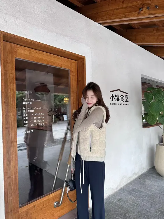 LOUYIMENG【燕麦奶咖】羊羔毛马甲女羽绒马甲冬款修身