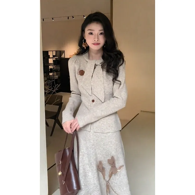冬季女装2025年新款慵懒风穿搭一整套奶茶色上衣花朵半身裙两件套