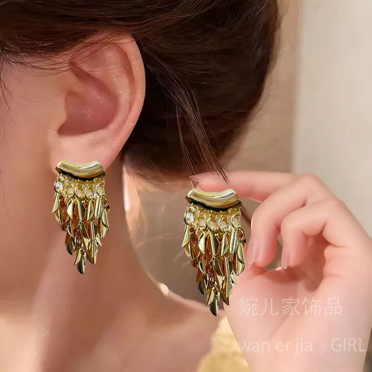 铜合金耳饰 新款金色流苏耳钉时尚轻奢气质耳饰简约百搭精致耳环