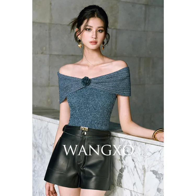 WANGXO   一字肩手缝花混纱针织衫259730W