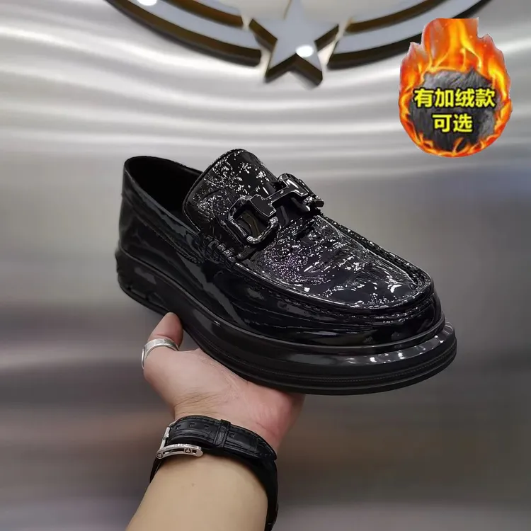 男士真皮亮面皮鞋豆豆鞋厚底保暖时尚漆皮商务正装加棉乐福鞋男