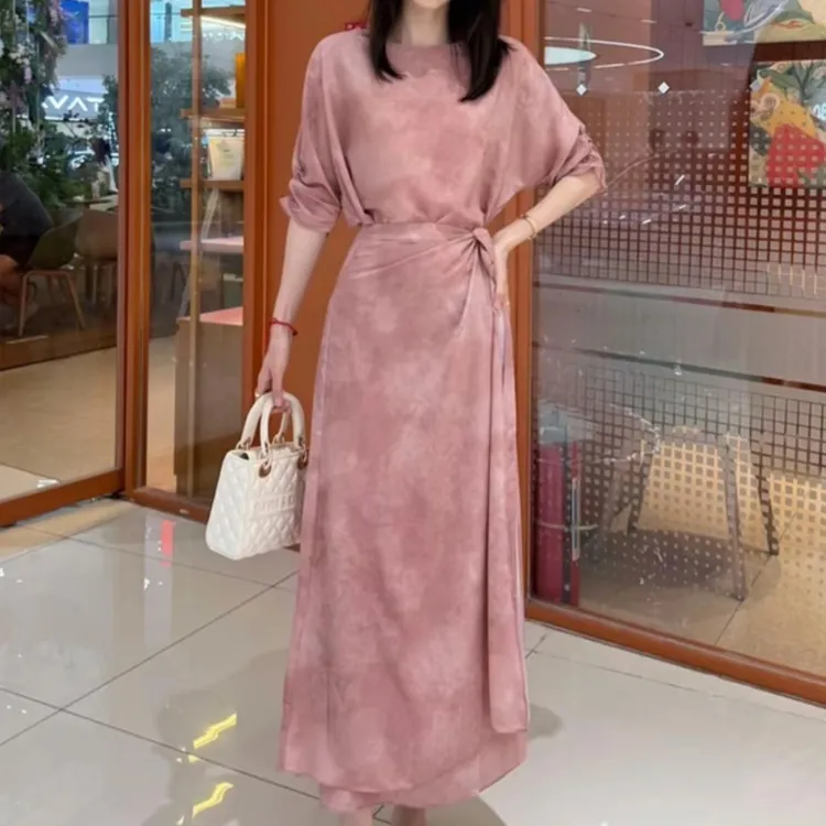 高级感气质减龄粉色连衣裙女夏季新款裙子收腰显瘦遮肚过膝碎花裙