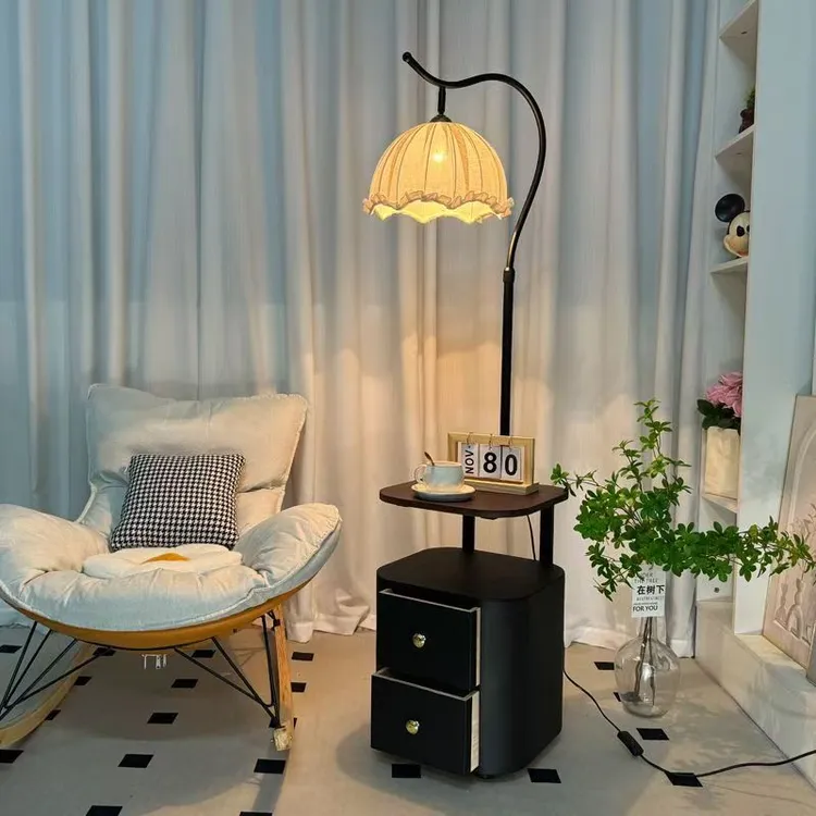 卧室落地灯奶油风客厅卧室实木床头柜一体中古风置物充电抽屈台灯