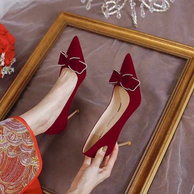 中式婚鞋女2025年春季新款酒红色秀禾高跟鞋不累脚婚纱两穿新娘鞋