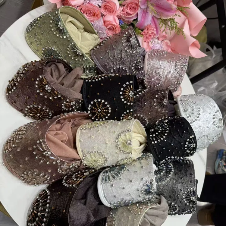 订制新品重工长条荷花水钻全帽硬帽沿头套