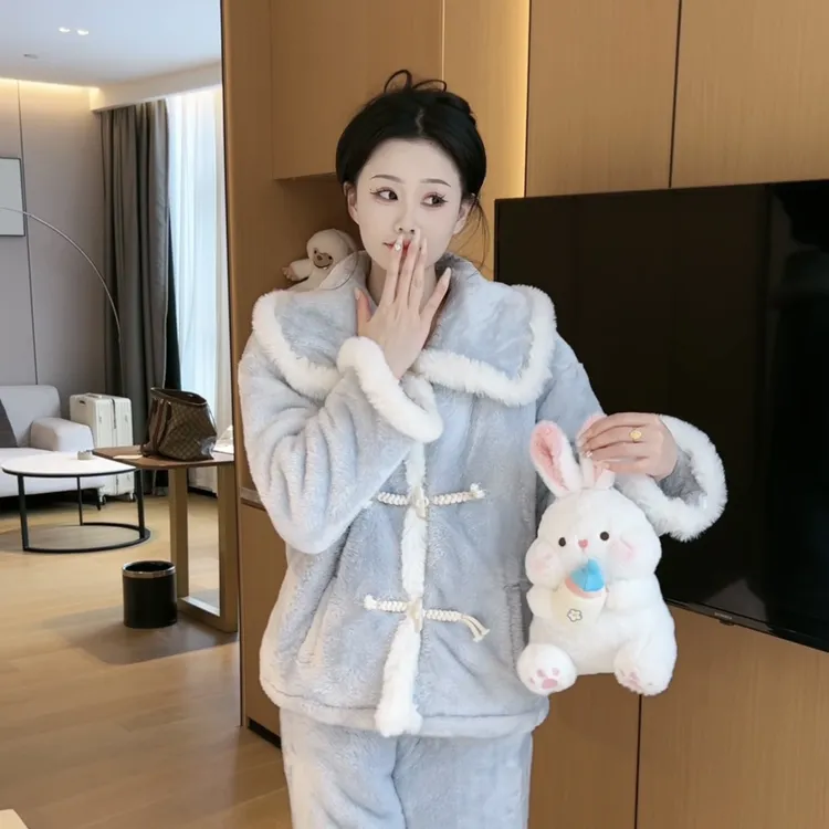 冬季甜美简约显白时尚加绒加厚保暖睡衣女家居服娃娃脸可外穿